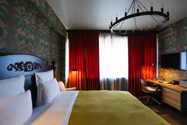 جناح بسرير كينج، Rooms Hotel Tbilisi 1/2