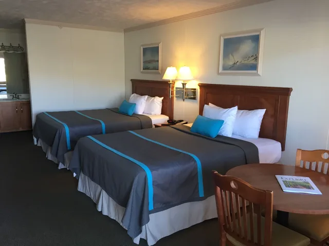 غرفة قياسية بسريرين كوين، Harbor Lights Resort 1/3