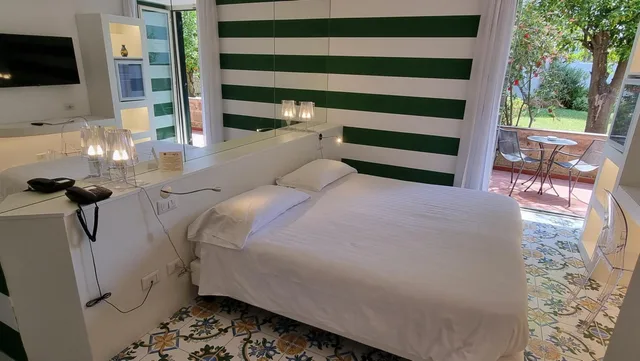 غرفة بسرير مزدوج أو سريرين منفصلين بشرفة، Hotel Alpha 2/10