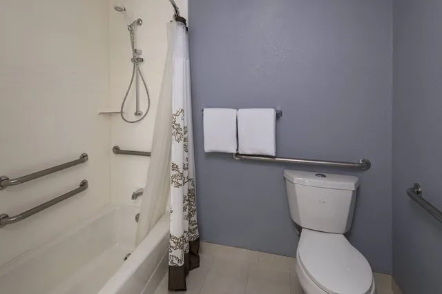 استوديو بسرير كينج مع أريكة، Residence Inn Shreveport Airport 4/4