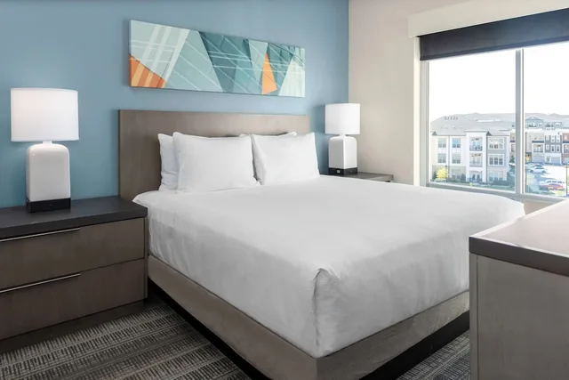 جناح استوديو بسرير كينج مع أريكة لذوي الإعاقة، Hyatt House Charlotte Rea Farms 5/5