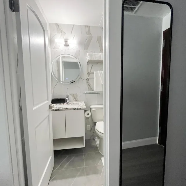 Room, Twin Beds, Private Bathroom, Starlight Hotel 6/6