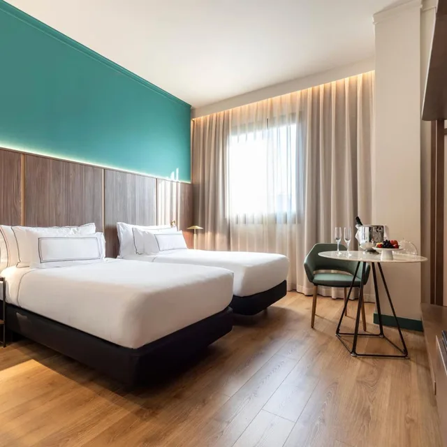 غرفة بريميوم بسرير مزدوج، Melia Milano Hotel 2/9