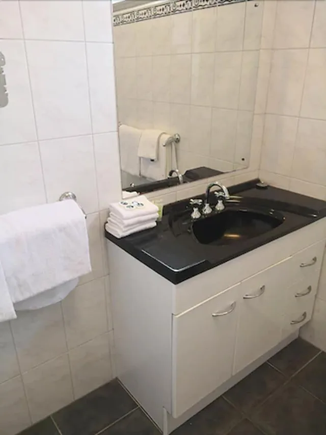 غرفة عائلية بسرير كوين وسريرين منفصلين، DANDENONG MOTEL 6/7