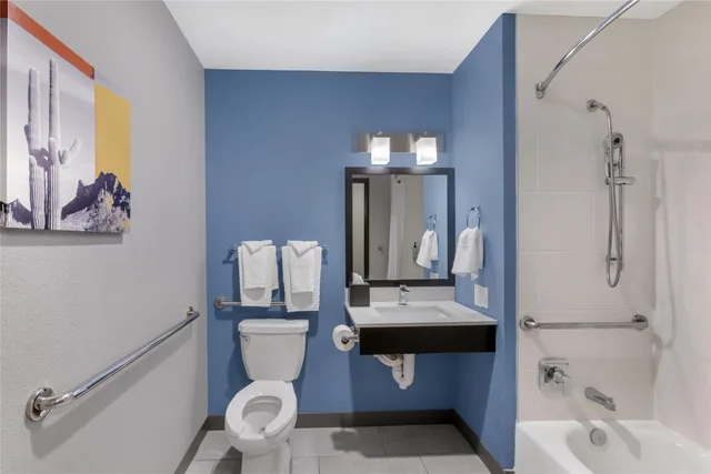 Room, King Bed, Pet Friendly, Bathtub, Accessible, Best Western Blythe 8/9