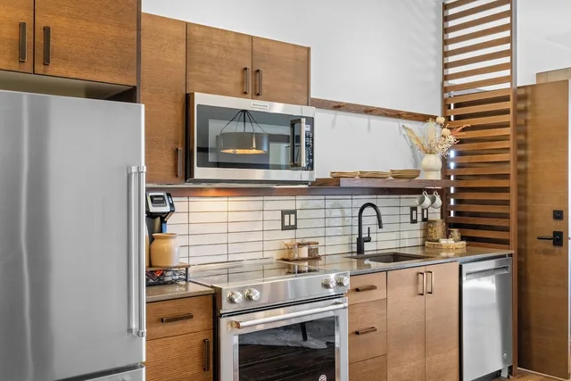 1 Bedroom, Superior, Suite, King Bed, Murphy Bed, Mountain View, Accessible، Juniper Preserve 5/5