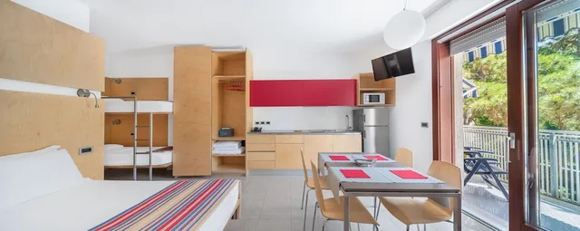 استوديو سوبيريور بسرير بطابقين بشرفة، APARTHOTEL ALBATROS 1/3