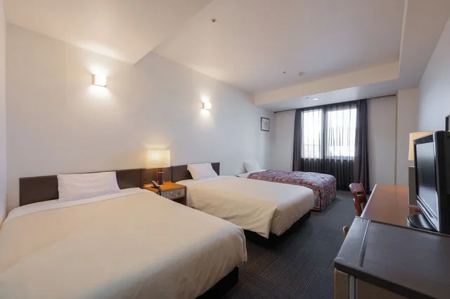غرفة سوبيريور بسريرين منفصلين مع أريكة للمدخنين، Hotel Hakodate Royal 1/2
