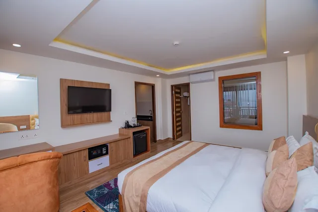 Suite, Sauna, Hot Tub، Pokhara Village Resort 2/2