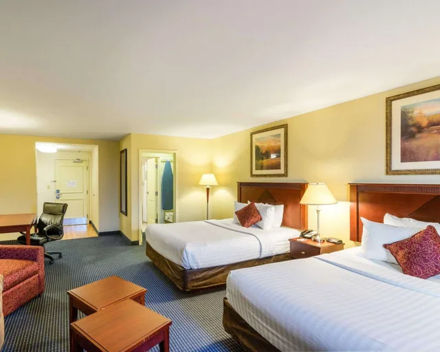 جناح بسريرين كوين، MainStay Suites Dover, DE 1/2