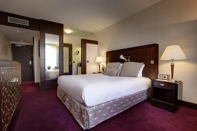 Superior, Executive, Double Bed, L Hotel du Collectionneur Paris 1/2