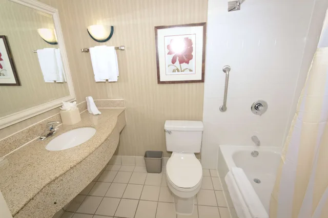 جناح بسرير كينج مع أريكة، Hilton Garden Inn Charlotte - Uptown 5/5