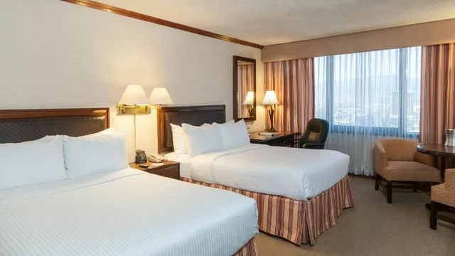 غرفة قياسية بسرير مزدوج، Delta Hotels by Marriott San Jose Aurola 2/3