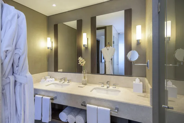 غرفة سوبيريور بسرير كينج، Courtyard By Marriott Bogota Airport 6/6