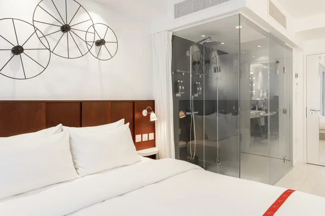 Nest، Ruby Lucy Hotel London 1/4