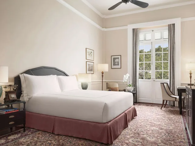 Landmark, Twin Beds، Raffles Hotel Le Royal 5/6