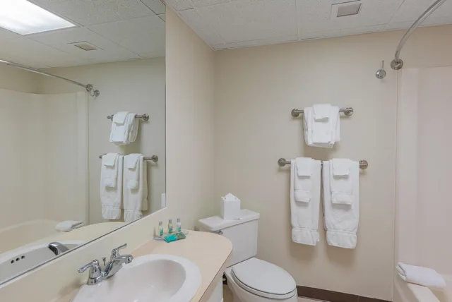 Suite, Fireside Inn and Suites Gilford 4/4