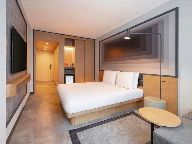 Superior, Double Bed, Courtyard View, Ibis Istanbul Sisli 2/10