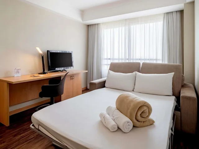 غرفة قياسية بسريرين منفصلين مع أريكة، Mercure Guarulhos Aeroporto Hotel 4/10