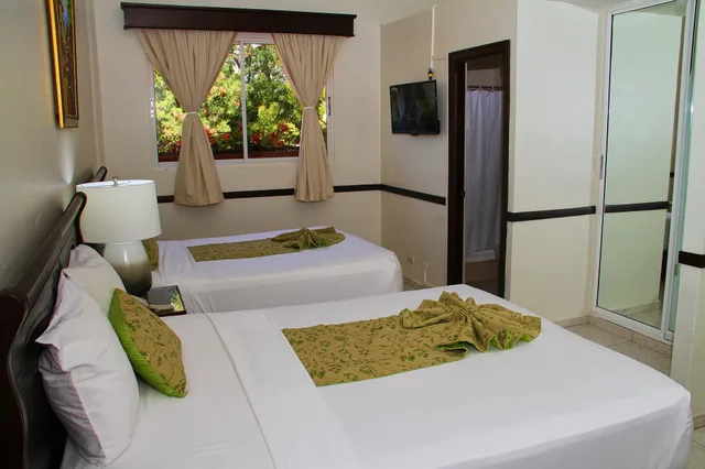 جناح جونيور بسريرين كوين، Hotel Platino 1/6
