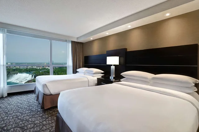 Suite, 2 Double Beds, Canadian Us Falls View، Embassy Suites By Hilton Niagara Falls Fallsview 2/3