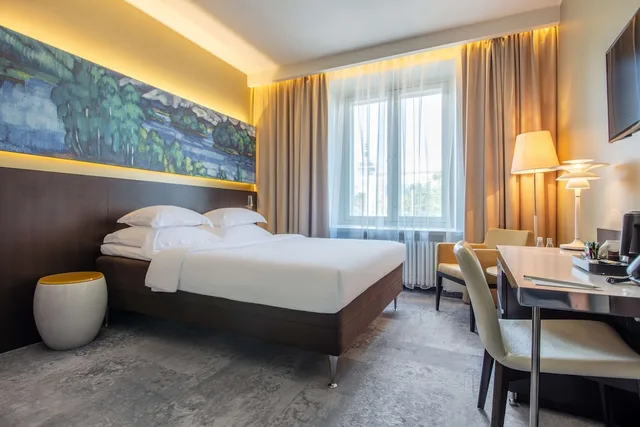 1 Bedroom, Standard, Queen Bed, Freedom Square View، Palace Hotel Tallinn, a member of Radisson Individuals 7/10