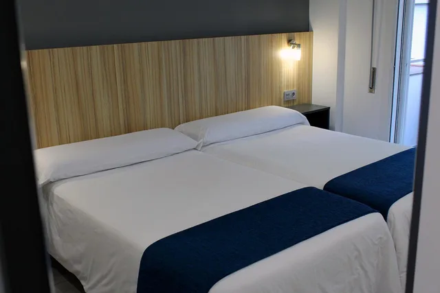 غرفة بسريرين منفصلين، Hotel Altiana 1/8
