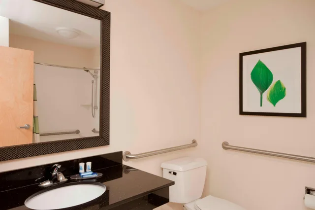 غرفة، Fairfield Inn & Suites Lake Charles Sulphur 5/6