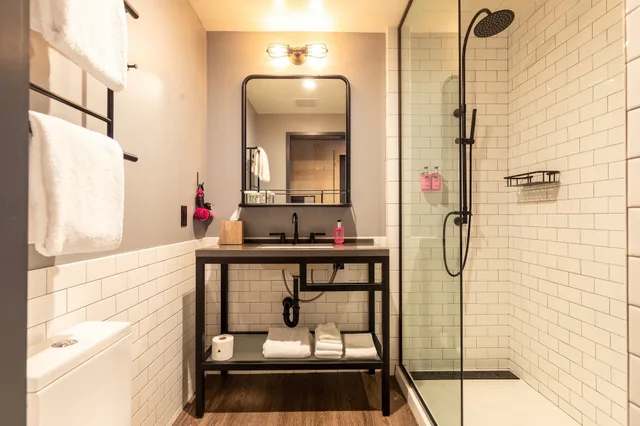 غرفة بسرير كوين، Moxy Nashville Downtown 5/5