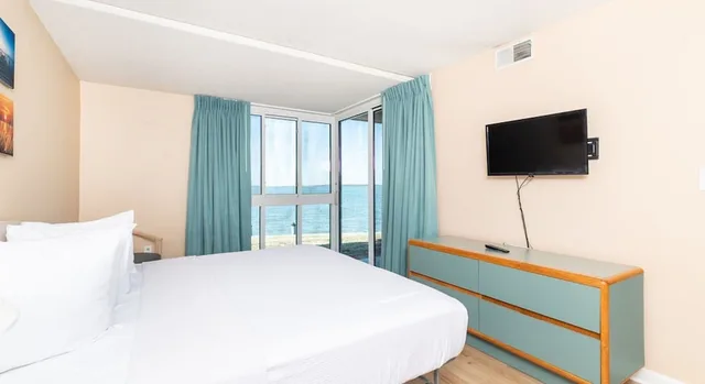 2 Bedrooms, Condo, Premium, 2 Double Beds, King Bed, Bay View, Sofa, Patio، Bay Club Resort 1/5