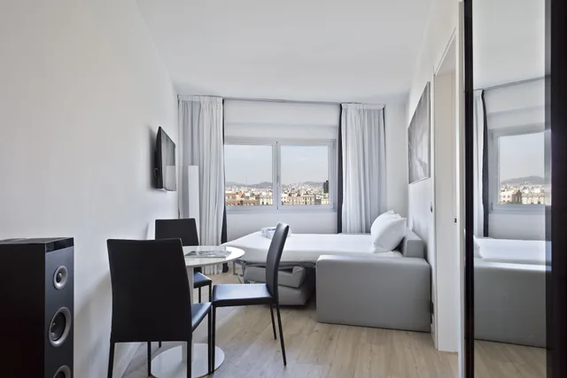 لوفت، Innside by Melia Barcelona Apolo 7/10