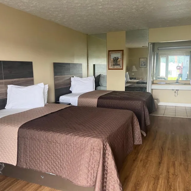 جناح بسرير مزدوج بغرفتي نوم، Towne Inn 1/2