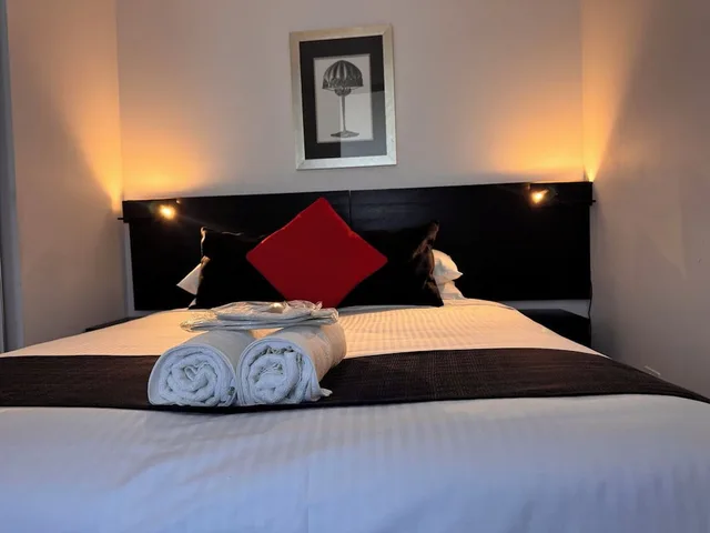 شقة اقتصادية بسرير كينج بغرفة نوم واحدة، Aura On Flinders Serviced Apartment 6/6