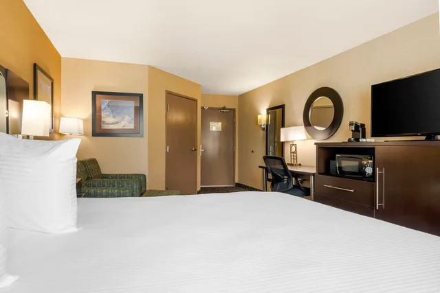 غرفة بسرير كينج، Best Western Plus Oceanside Palms 1/4