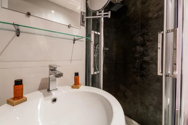 غرفة ثلاثية بسرير مزدوج وسرير فردي، HOTEL D ALSACE 8/9