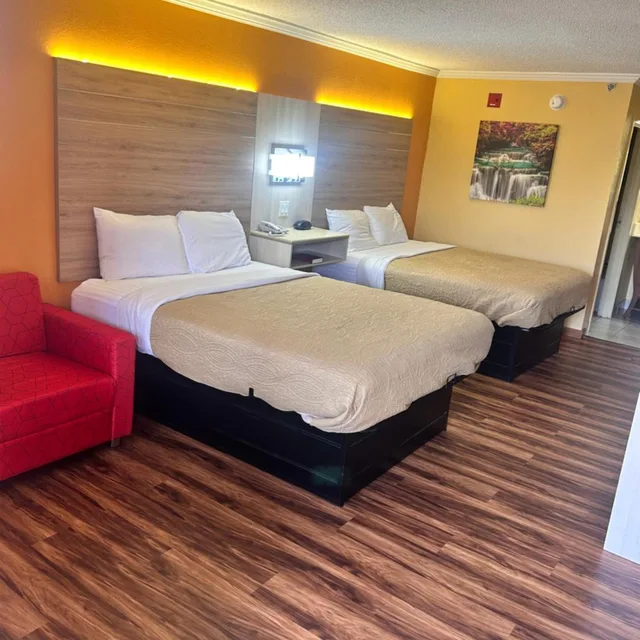 غرفة ديلوكس بسريرين كوين للمدخنين، Home Town Inn And Suites 2/3