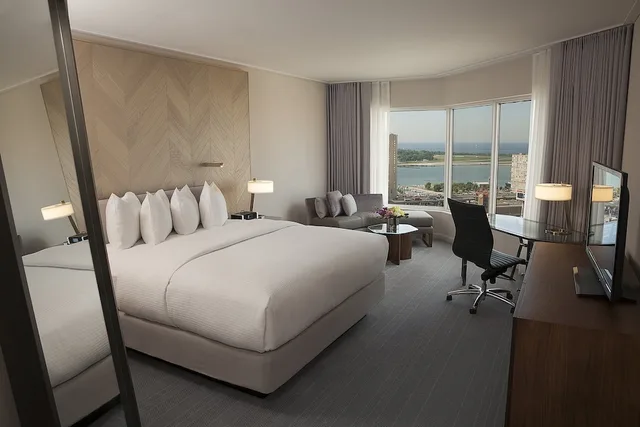 Premium, 2 Queen Beds, High Floor, INTERCONTINENTAL TORONTO CENTRE 4/8