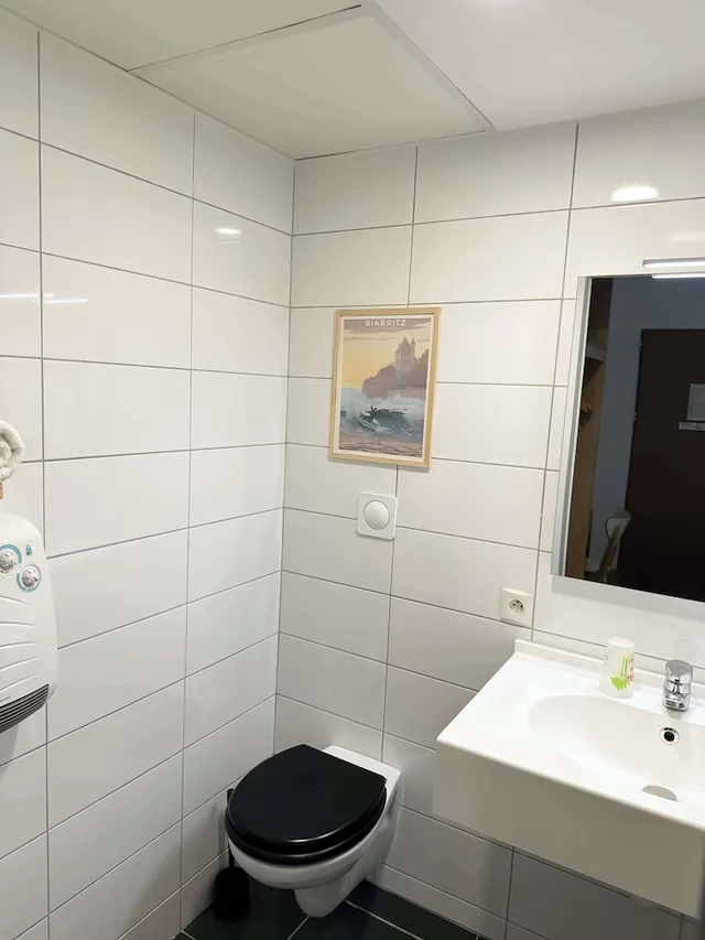 غرفة قياسية بسرير مزدوج وسرير فردي في الطابق الأرضي، Sure Hotel by Best Western Mont-de-Marsan 10/10