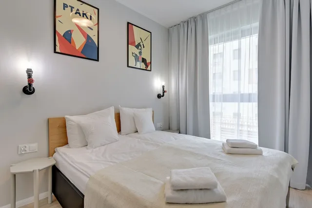 شقة ديلوكس بسريرين منفصلين بشرفة بغرفتي نوم مع أريكة، Grano Apartments 1/10