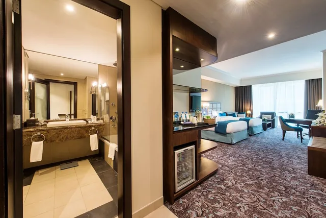 غرفة قياسية بسريرين منفصلين، Golden Tulip Doha 6/6