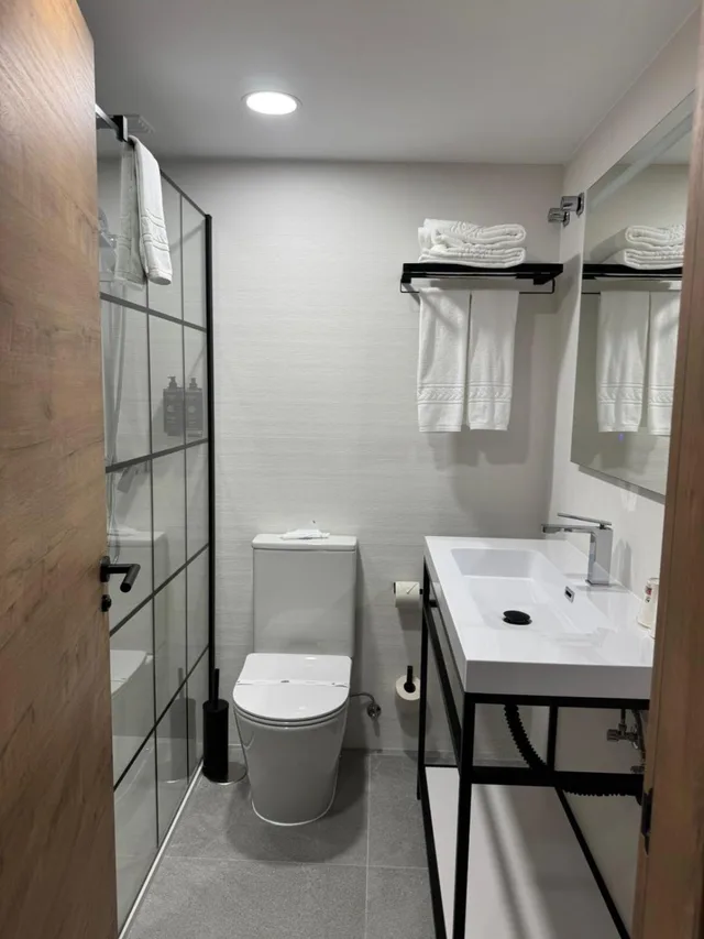 غرفة بسرير مزدوج أو سريرين منفصلين بشرفة، Lara Hotel 7/7