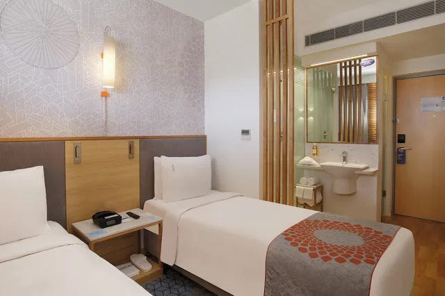 غرفة قياسية بسريرين منفصلين، Holiday Inn Express Hyderabad Banjara Hills 3/7