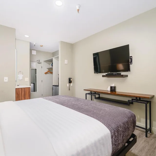 غرفة بسرير كينج يُسمح فيها بالحيوانات الأليفة، Urban Boutique Hotel 1/10