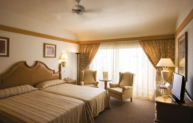 غرفة بسريرين منفصلين، Hotel Riu Palace Tres Islas 1/1