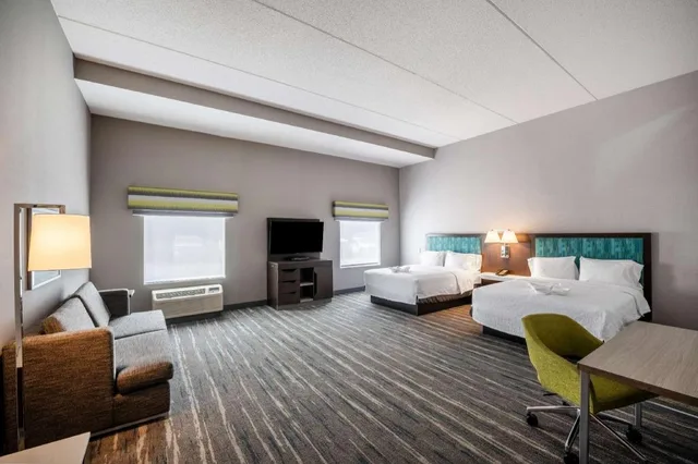 استوديو بسريرين كوين مع أريكة لذوي الإعاقة، Hampton Inn & Suites Poughkeepsie 2/6
