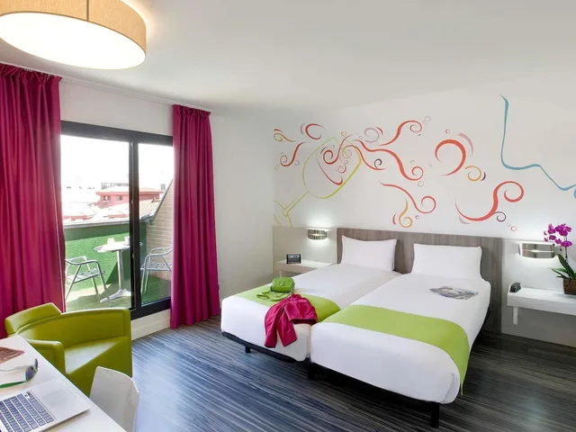 غرفة سوبيريور بسريرين منفصلين، Ibis Styles Madrid Prado 2/5