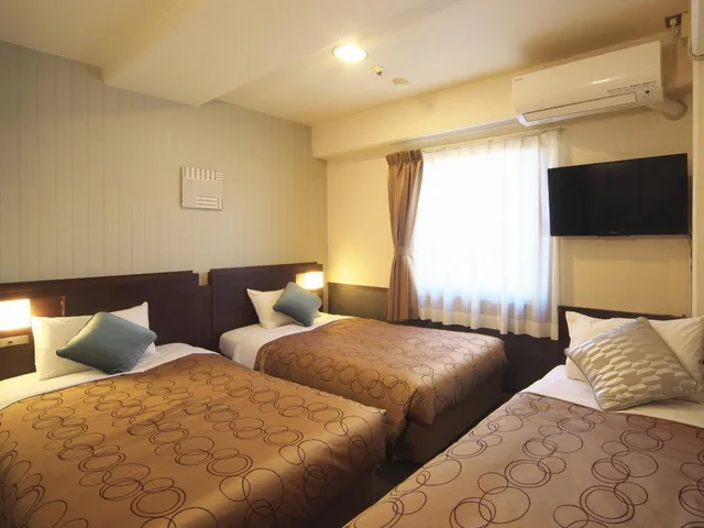 غرفة ثلاثية للمدخنين، Yokohama Heiwa Plaza Hotel 1/2