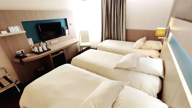 غرفة قياسية ثلاثية بثلاثة أسرّة، Best Western Marseille Aeroport 5/10