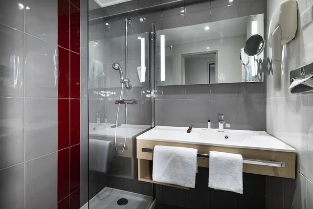 غرفة رباعية، Hotel Paris Bastille 7/10