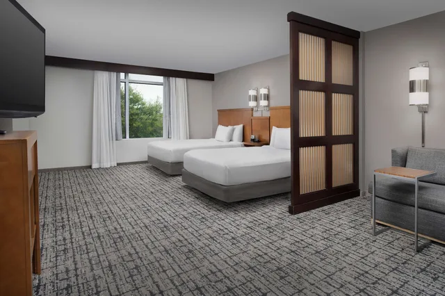 غرفة بسريرين كوين مع أريكة لذوي الإعاقة، HYATT PLACE HOUSTON SUGAR LAND 2/5